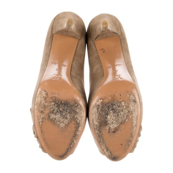 Louis Vuitton Suede Sandals with Bow Accents - Picture 5 of 5